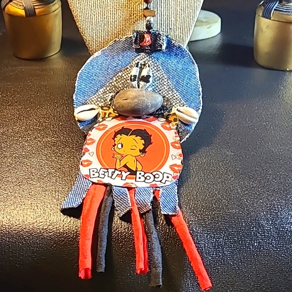 Brown Sugar Betty Boop denim fabric blue jeans necklace - Picture 4 of 7